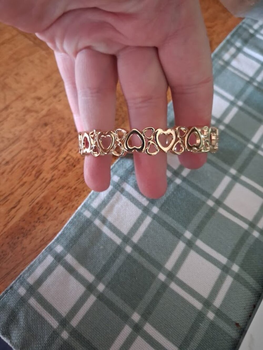 Openable Heart bangle bracelet - Picture 1 of 5